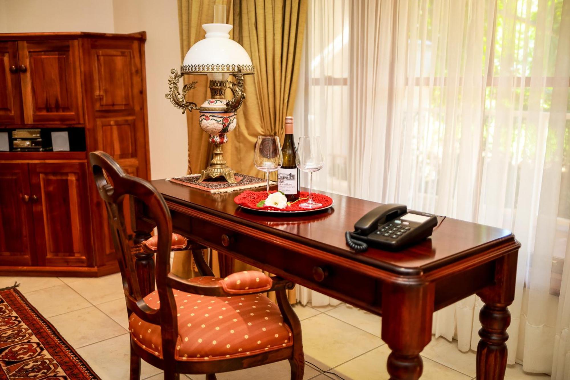 Altes Landhaus Country Lodge Oudtshoorn Kültér fotó